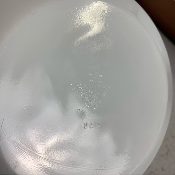 Vintage Glass Baking Dish with Lid - Picture 6 of 6